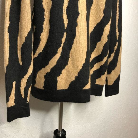 Soft Surroundings black tan zebra stripe cowl neck sweater size Medium - Picture 12 of 14